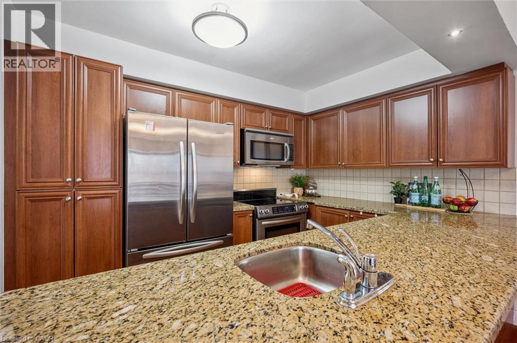 1418 Ghent Avenue, Burlington, ON - Indoor Photo Showing Kitchen