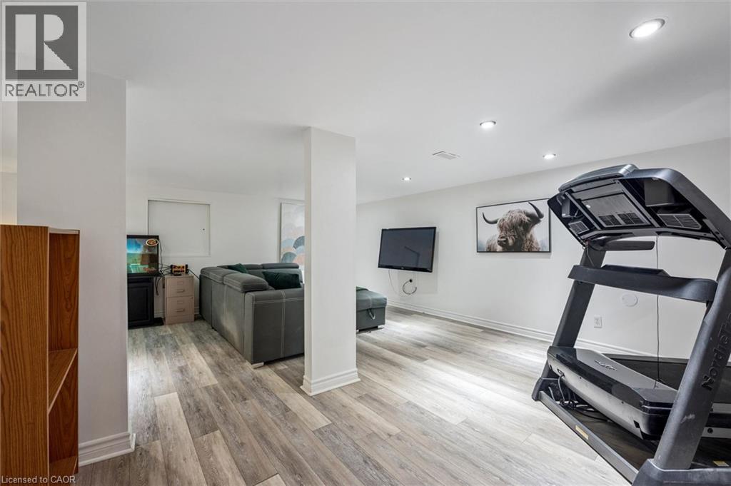 1418 Ghent Avenue, Burlington, ON - Indoor Photo Showing Gym Room