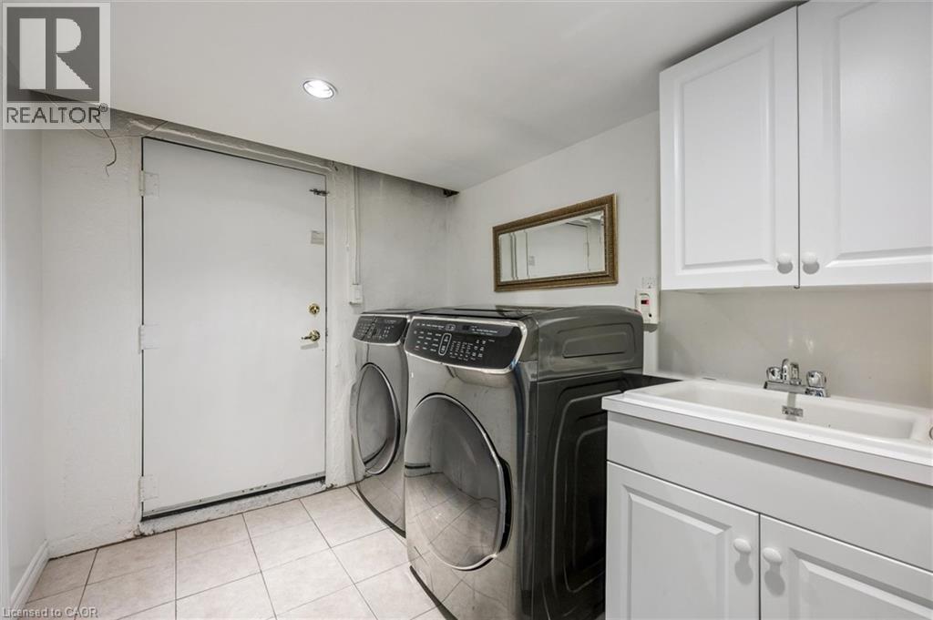 1418 Ghent Avenue, Burlington, ON - Indoor Photo Showing Laundry Room