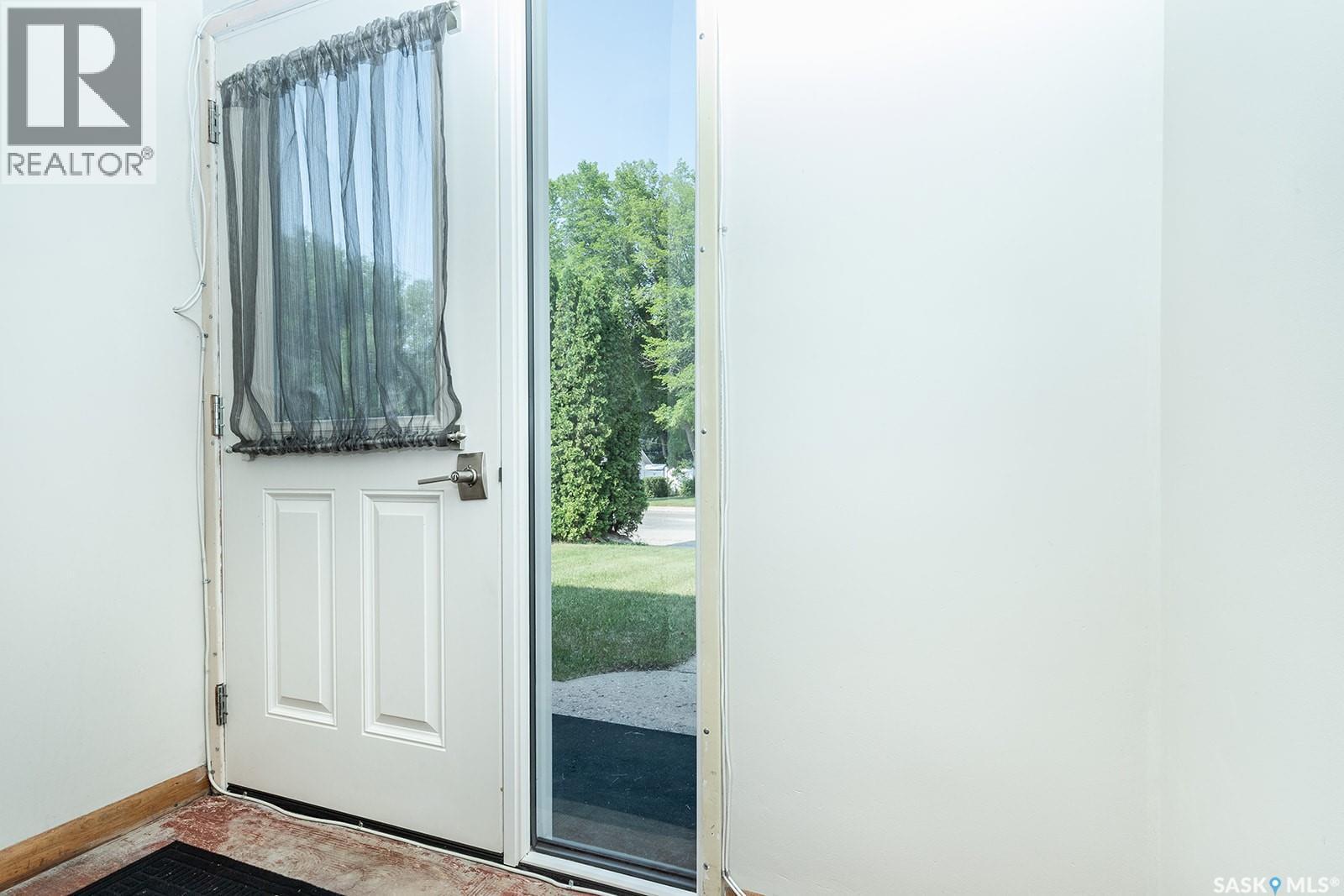 2113 Louise Avenue, Saskatoon, SK - Indoor Photo Showing Other Room