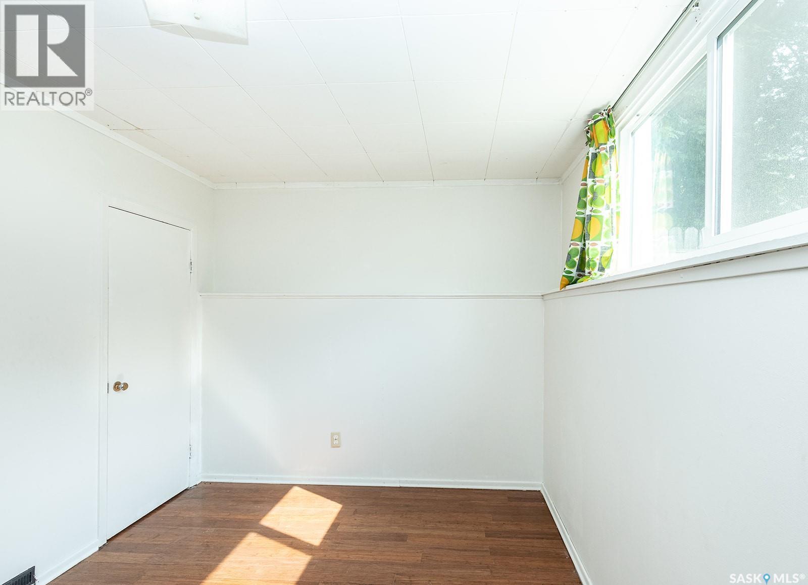 2113 Louise Avenue, Saskatoon, SK - Indoor Photo Showing Other Room