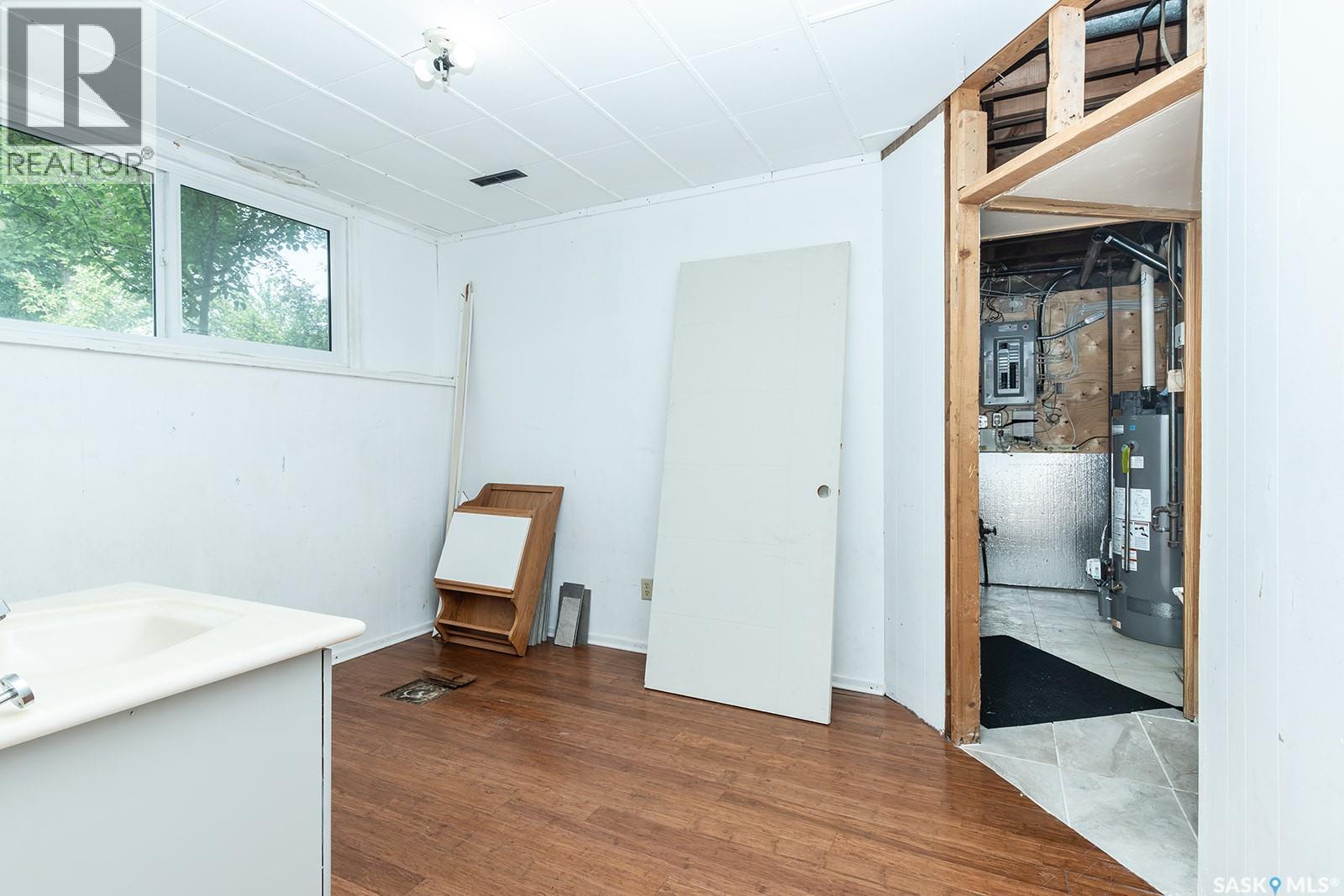 2113 Louise Avenue, Saskatoon, SK - Indoor