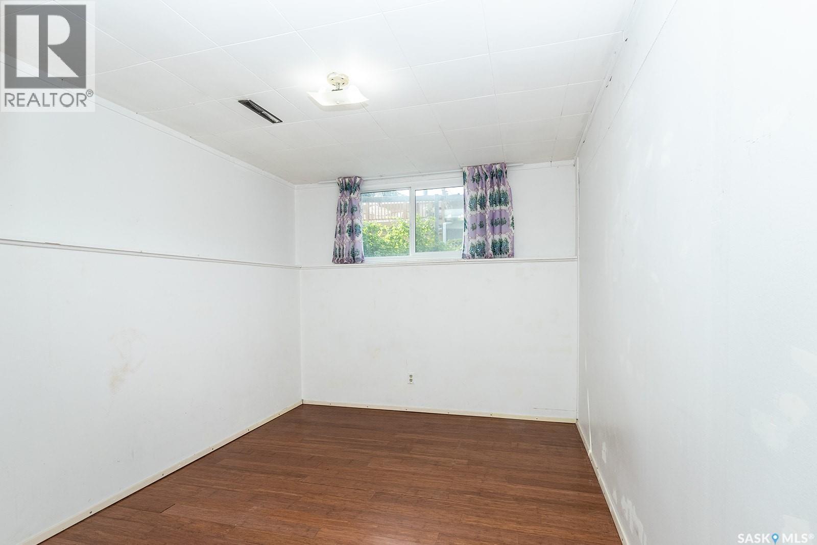 2113 Louise Avenue, Saskatoon, SK - Indoor Photo Showing Other Room