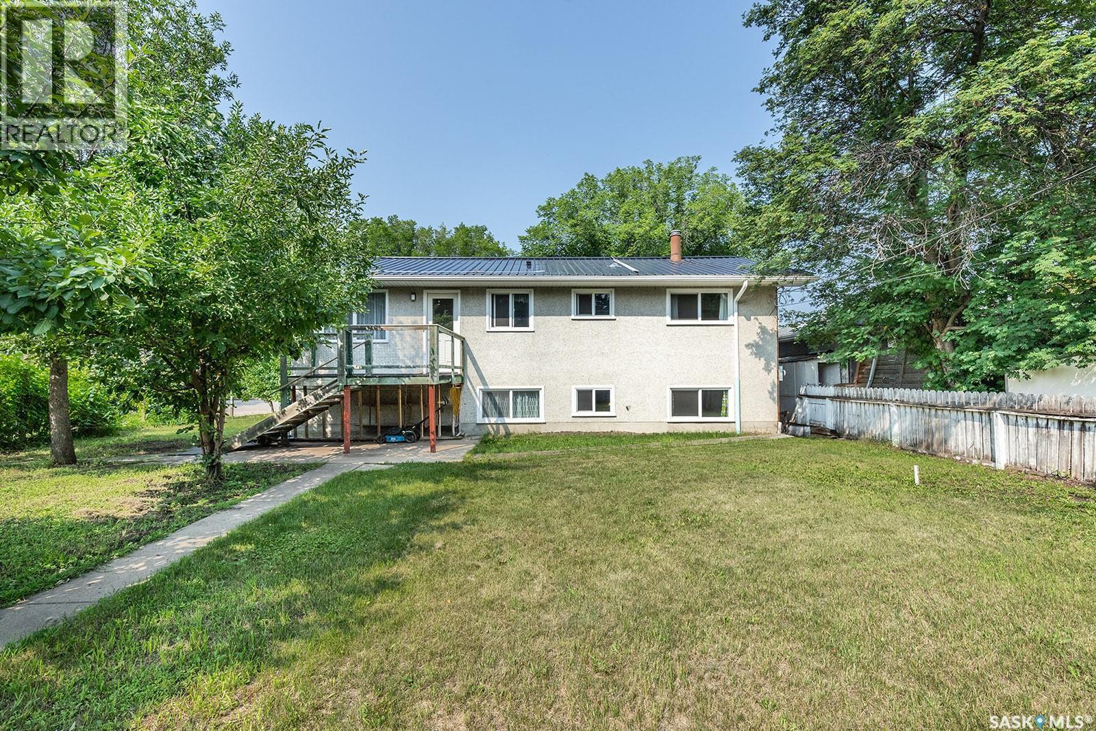 2113 Louise Avenue, Saskatoon, SK - Outdoor