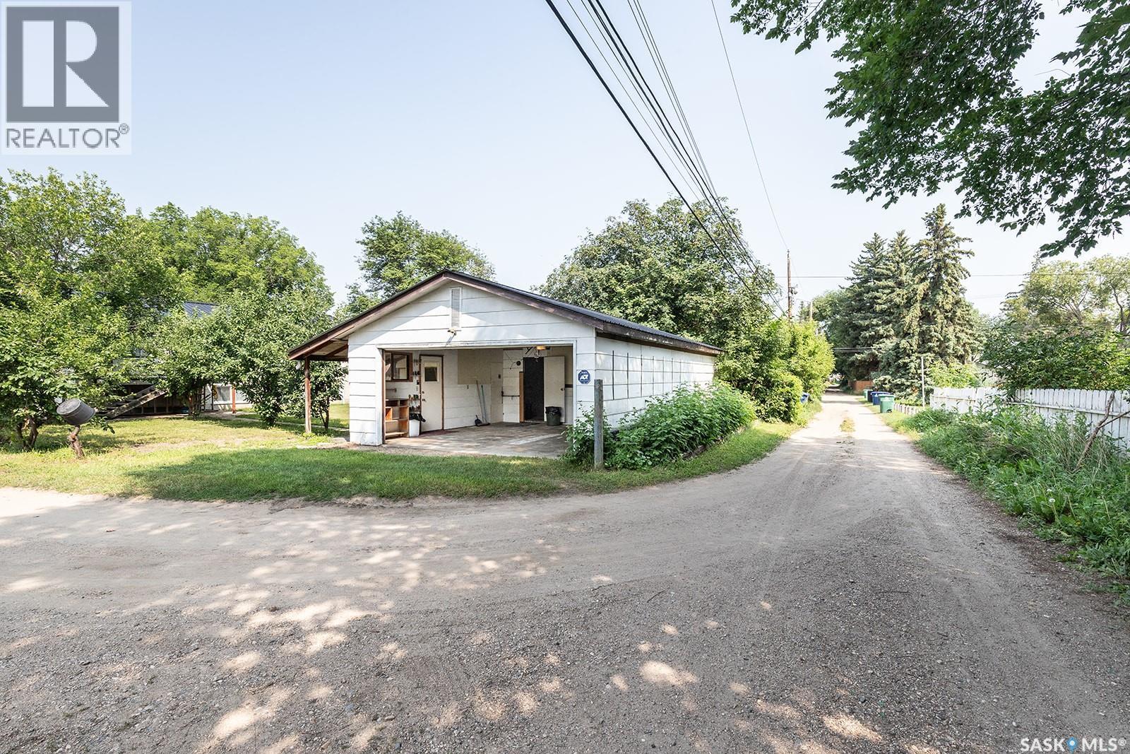 2113 Louise Avenue, Saskatoon, SK - Outdoor