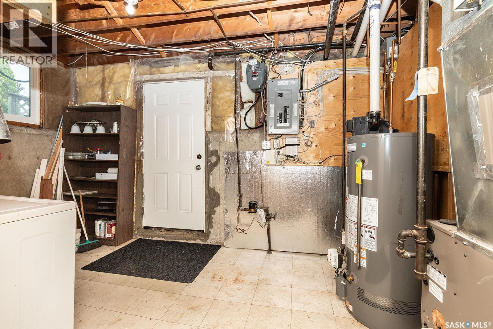 2113 Louise Avenue, Saskatoon, SK - Indoor Photo Showing Basement