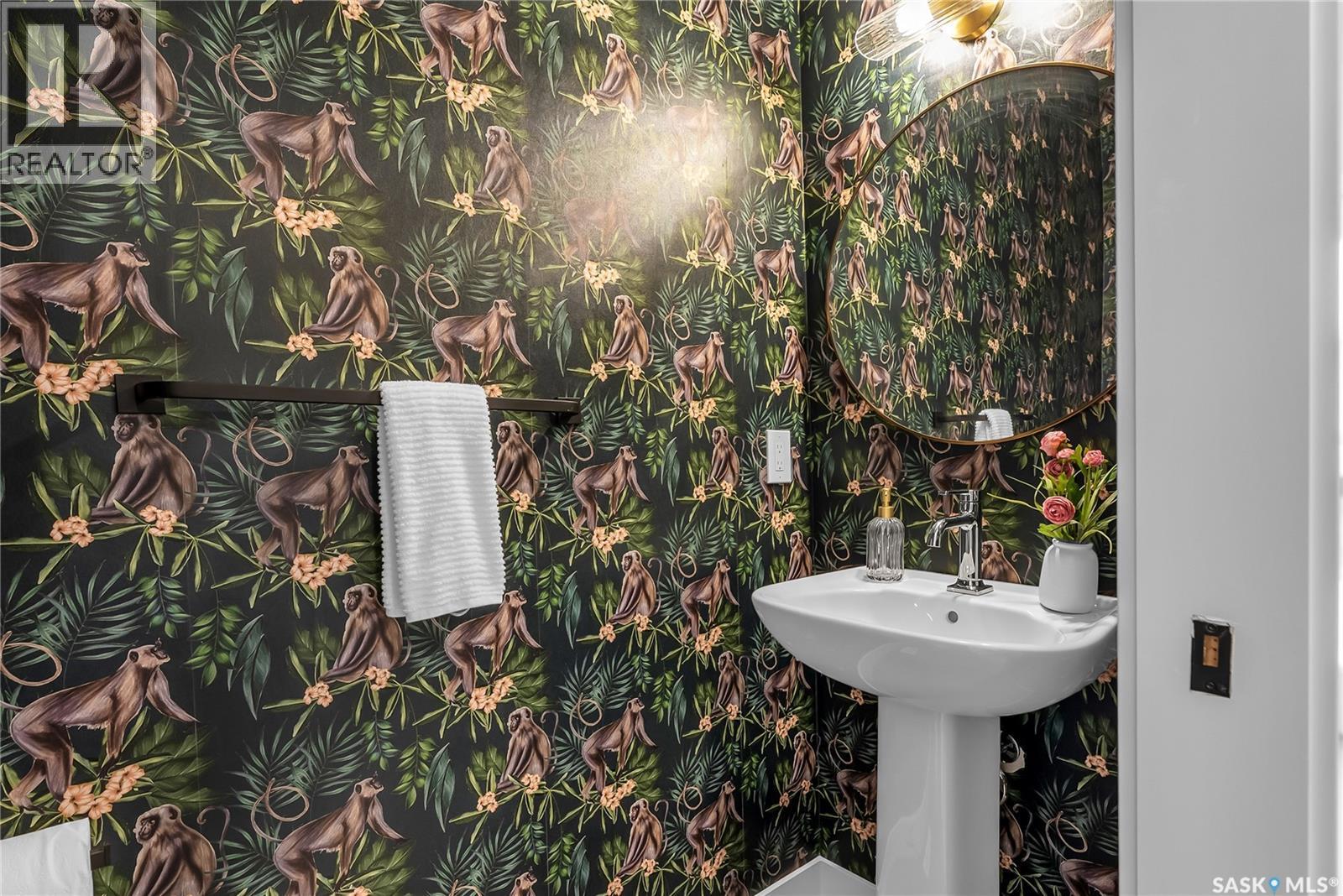 118 Amisk Way, Saskatoon, SK - Indoor Photo Showing Bathroom