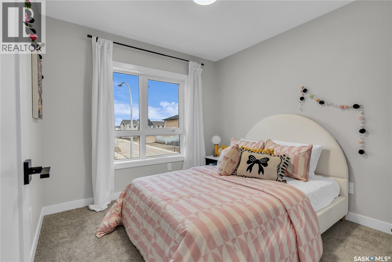 118 Amisk Way, Saskatoon, SK - Indoor Photo Showing Bedroom