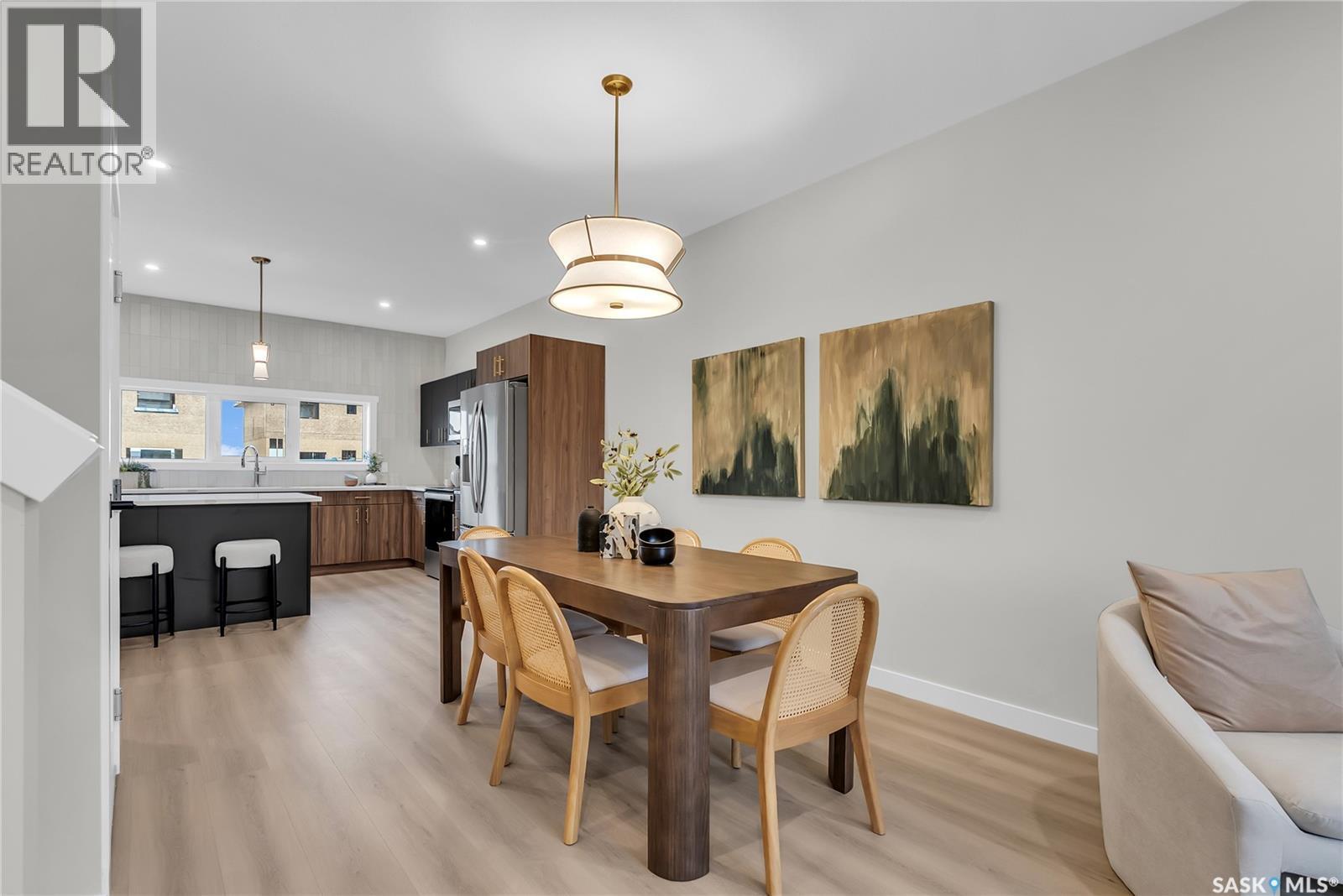 118 Amisk Way, Saskatoon, SK - Indoor Photo Showing Dining Room