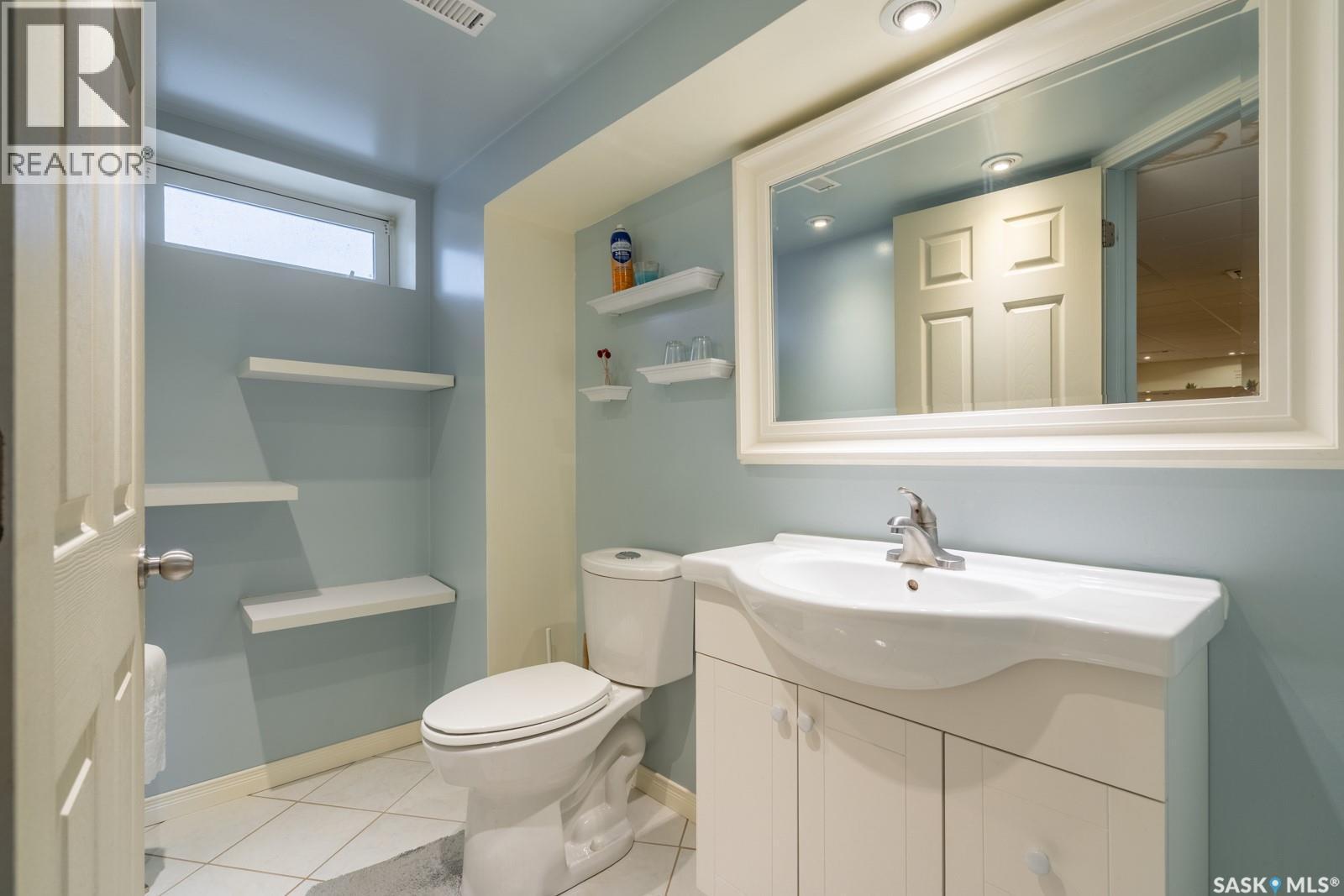 24 Mayfair Crescent, Regina, SK - Indoor Photo Showing Bathroom