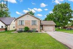 24 QUEEN STREET W Lambton Shores (Forest), ON N0N 1J0