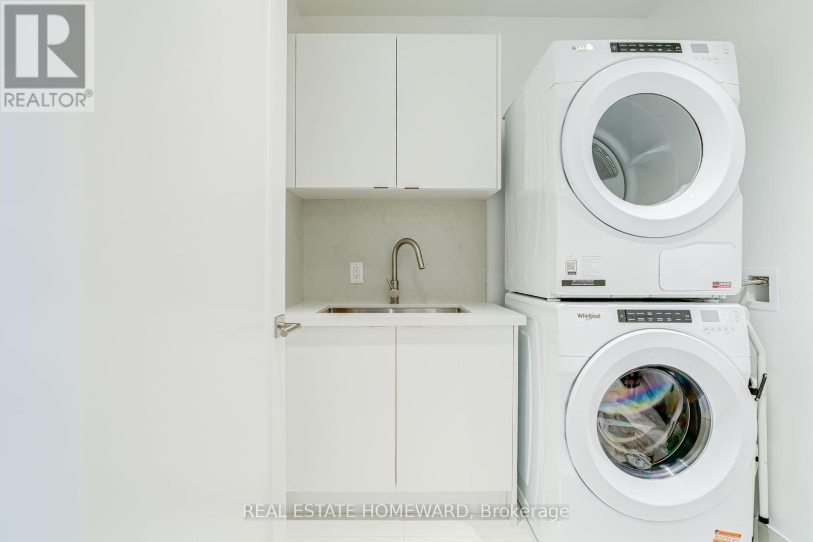808 - 397 Royal Orchard Boulevard E, Markham, ON - Indoor Photo Showing Laundry Room