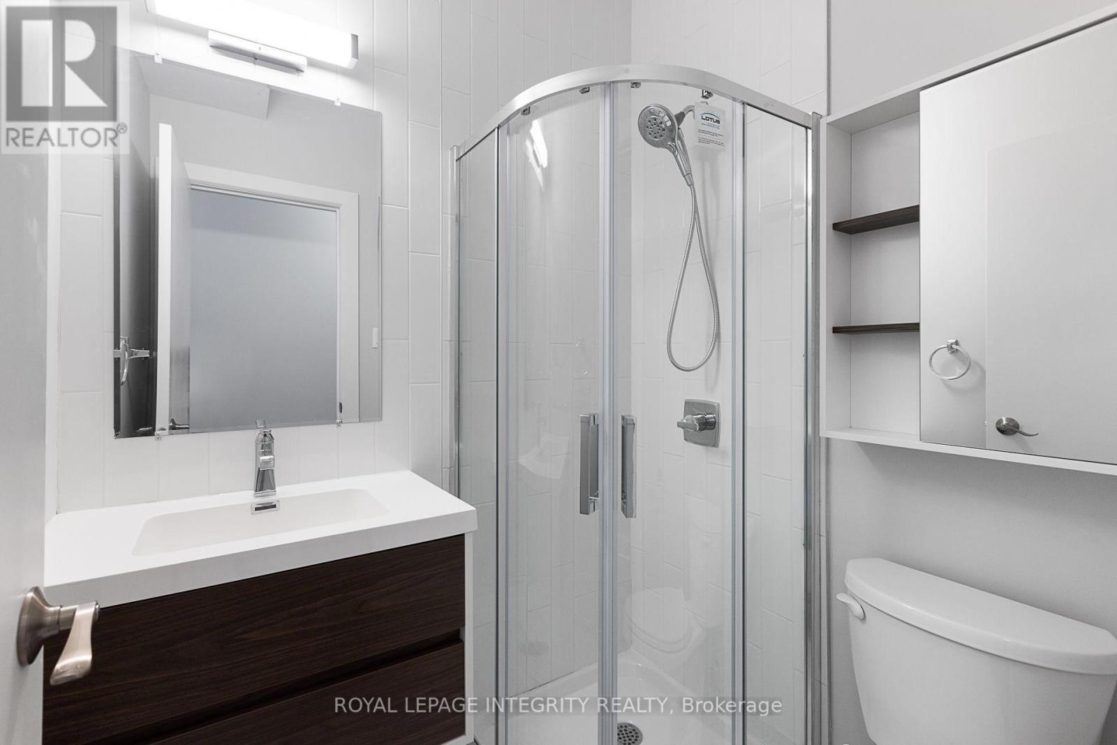 Unit 5 - 3 Piece Bathroom - 240 Blackburn Avenue, Ottawa, ON - Indoor Photo Showing Bathroom