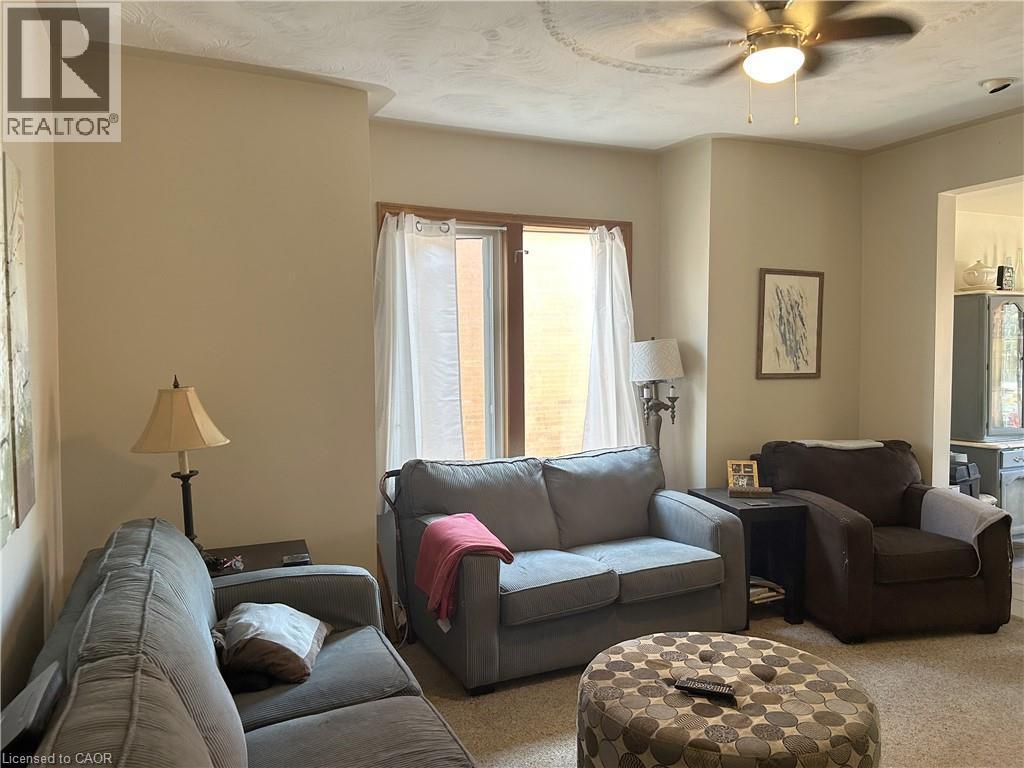 Lower unit - 100 Stanley Street, Simcoe, ON - Indoor Photo Showing Living Room