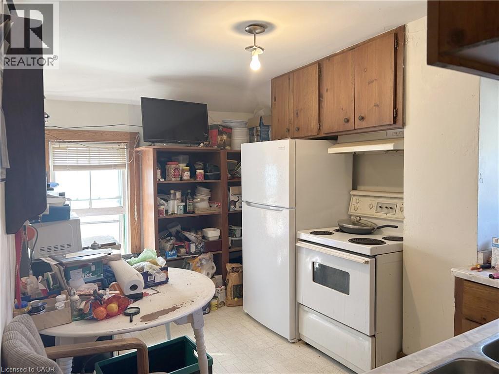 Upper unit - 100 Stanley Street, Simcoe, ON - Indoor Photo Showing Kitchen