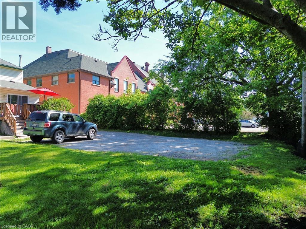 100 Stanley Street, Simcoe, ON - Outdoor