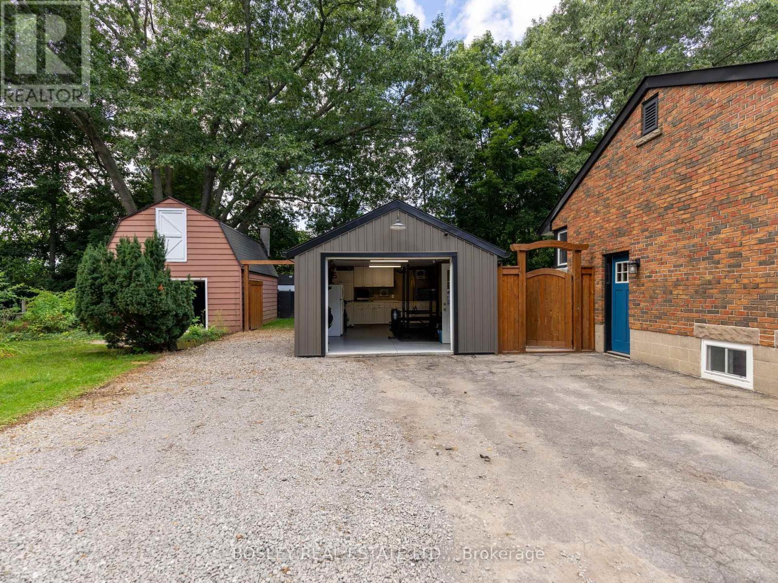 1180 Sunset Drive, Pelham (Fenwick), ON - Outdoor With Exterior
