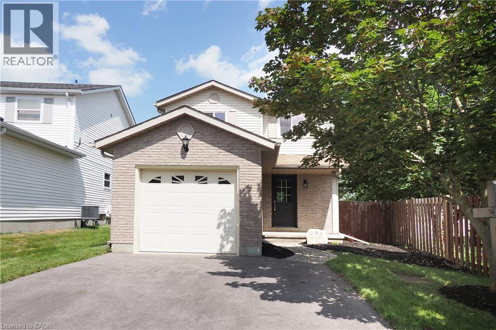 495 Misty Crescent, Kitchener, ON - Outdoor