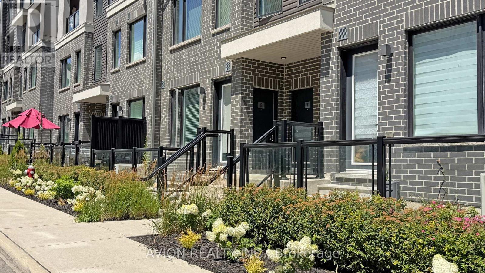 8 - 3473 Widdicombe Way, Mississauga, ON - Outdoor