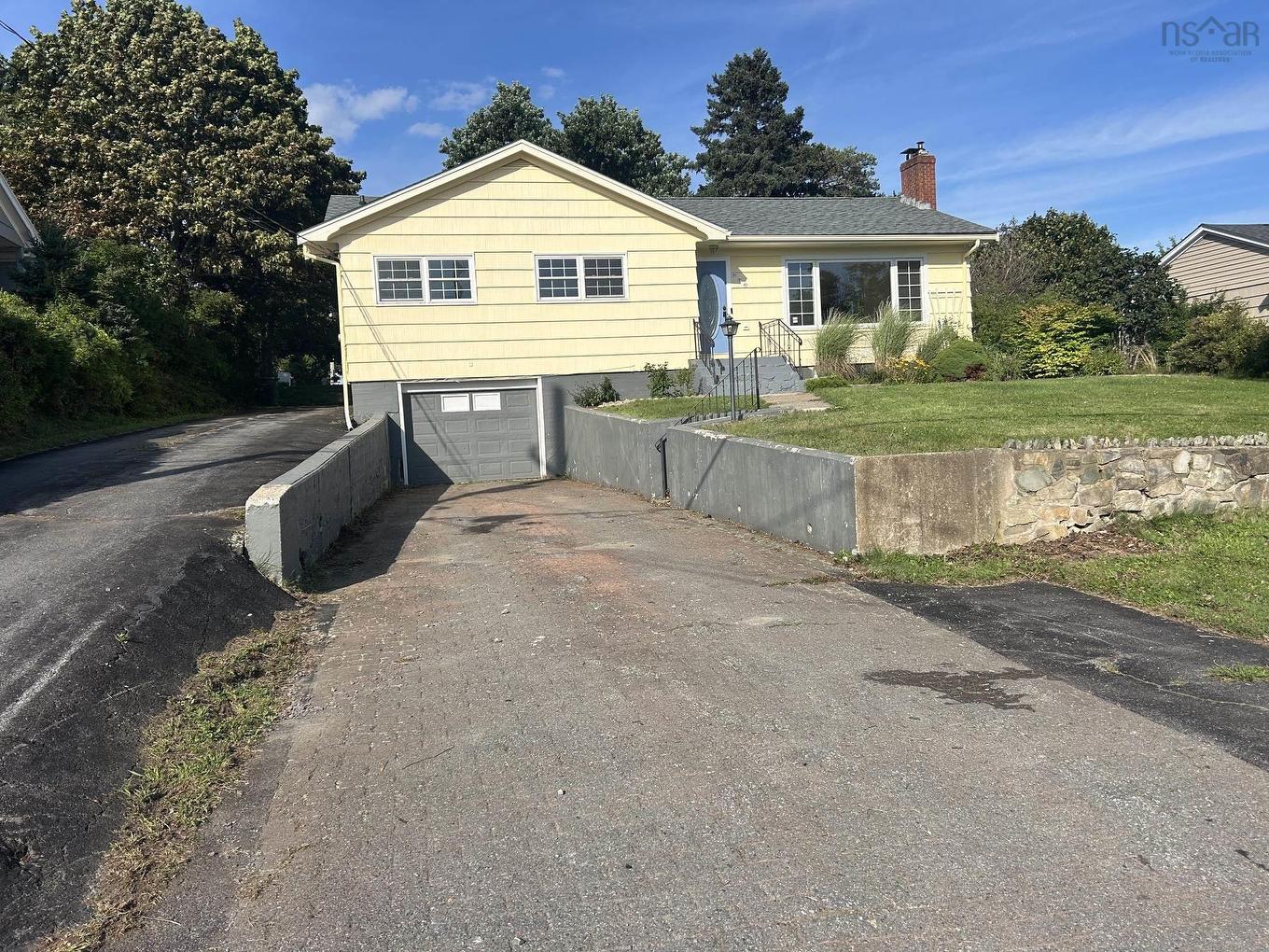 176 Green Street, Lunenburg, NS - Outdoor
