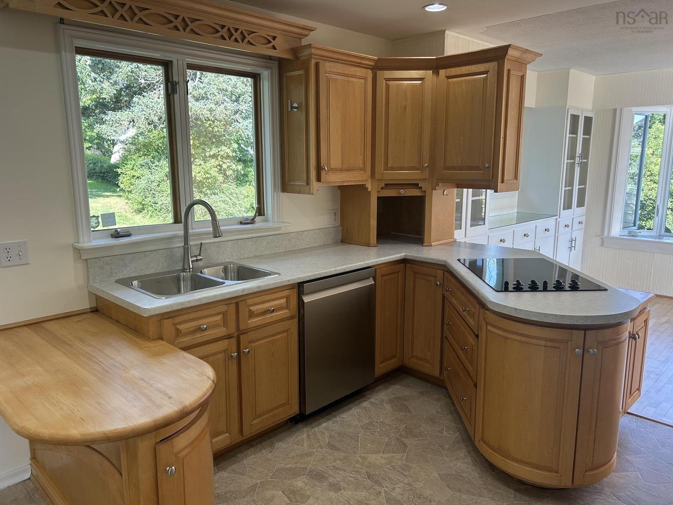 176 Green Street, Lunenburg, NS - Indoor Photo Showing Kitchen With Double Sink
