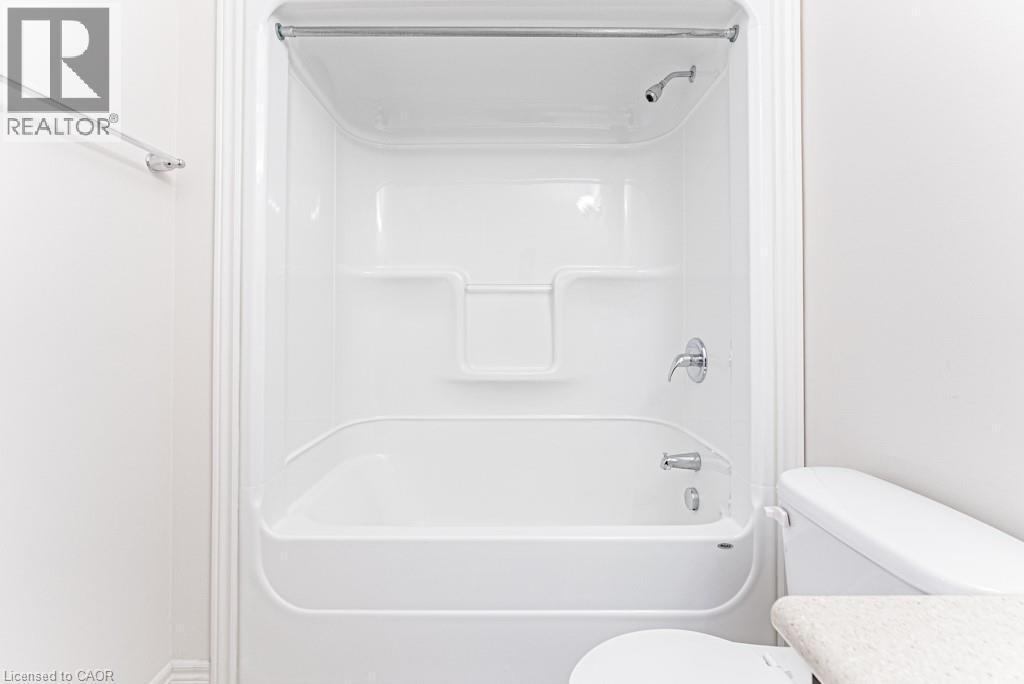 3200 Regional Road 56 Unit# 310, Binbrook, ON - Indoor Photo Showing Bathroom