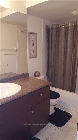 5641 Watersfield Avenue, Mississauga, ON - Indoor Photo Showing Bathroom