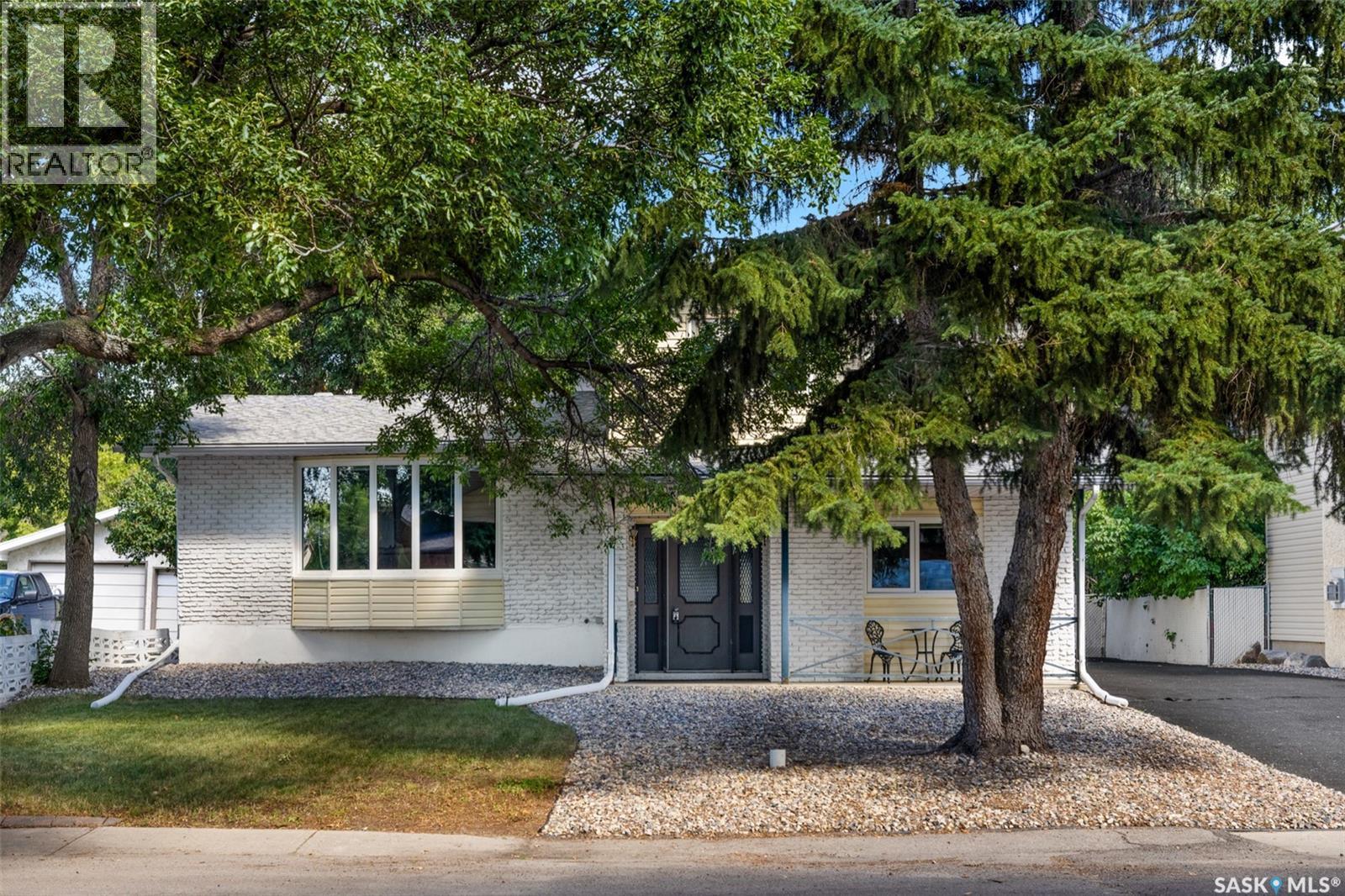 305 Hanley Crescent, Regina, SK