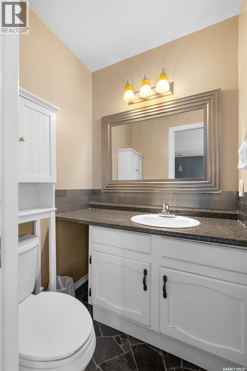 305 Hanley Crescent, Regina, SK