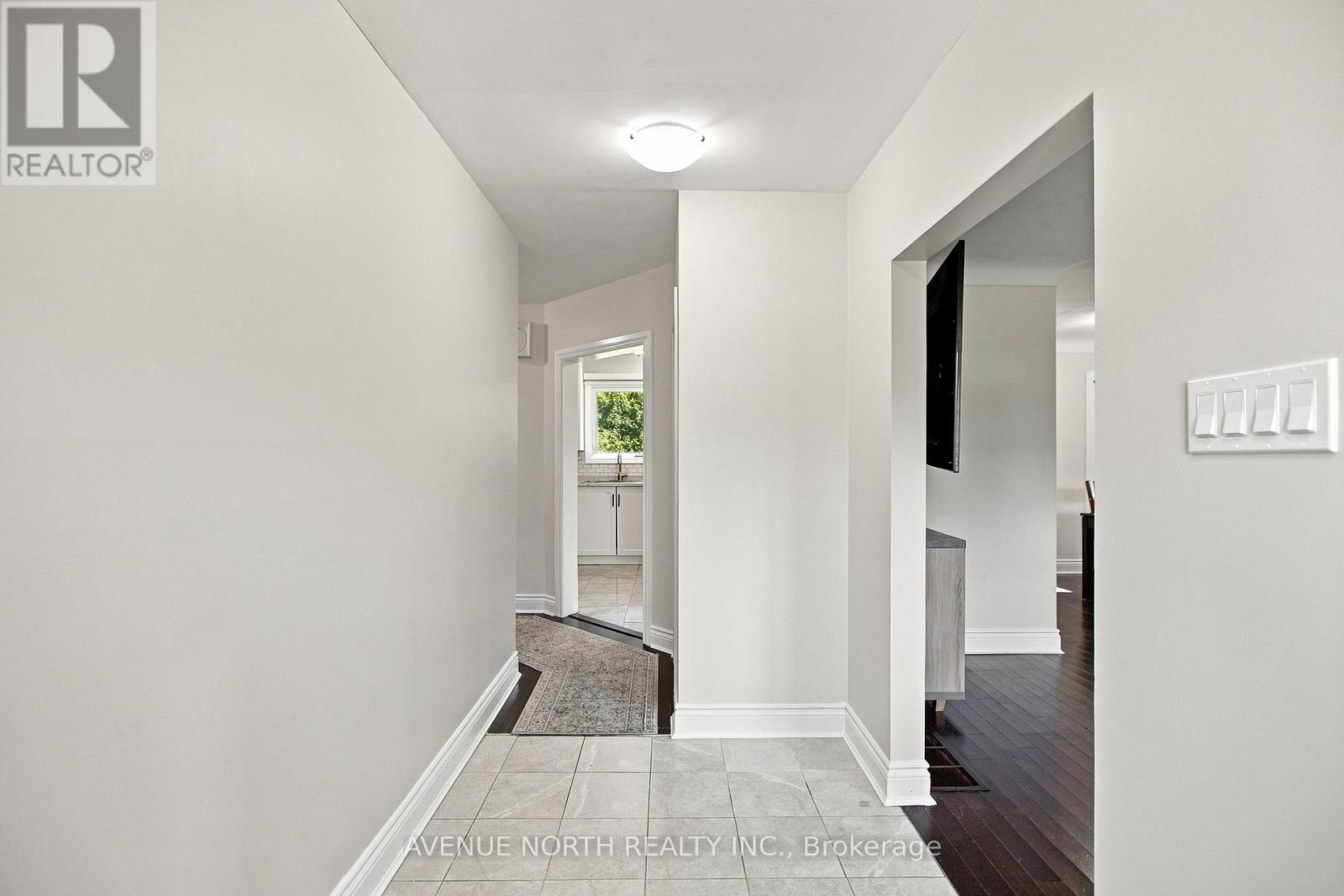 66 Epworth Avenue, Ottawa, ON - Indoor Photo Showing Other Room