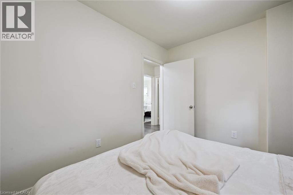 60 Edinburgh Road, Kitchener, ON - Indoor Photo Showing Bedroom