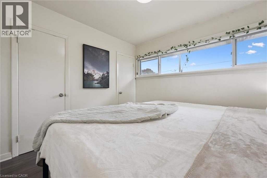 60 Edinburgh Road, Kitchener, ON - Indoor Photo Showing Bedroom