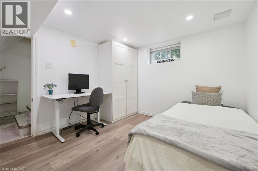 60 Edinburgh Road, Kitchener, ON - Indoor Photo Showing Other Room