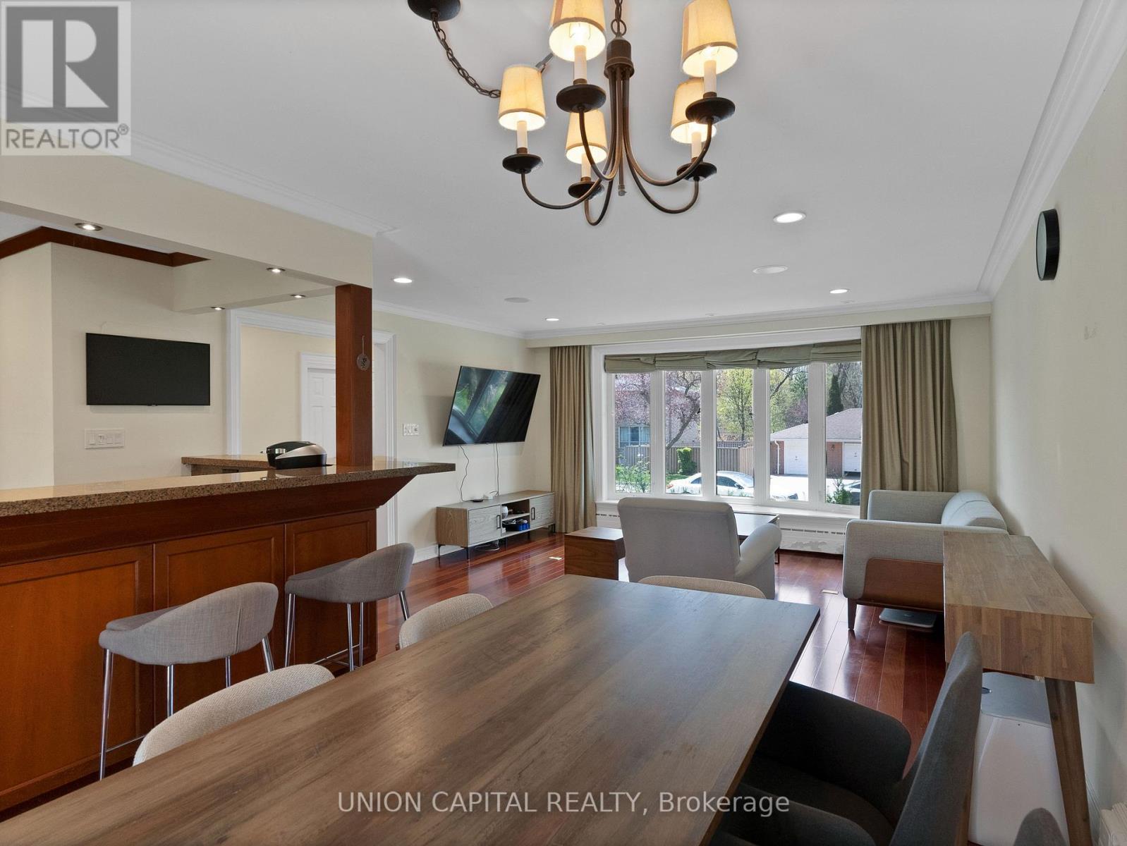 111 Libby Boulevard, Richmond Hill, ON - Indoor Photo Showing Dining Room