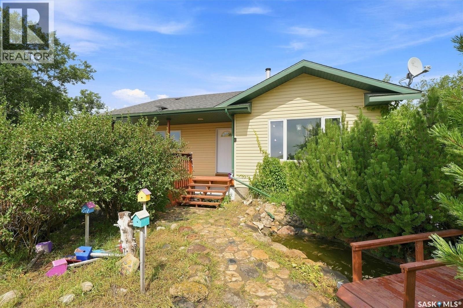 Nystuen Lee Acreage, Asquith, SK - Outdoor