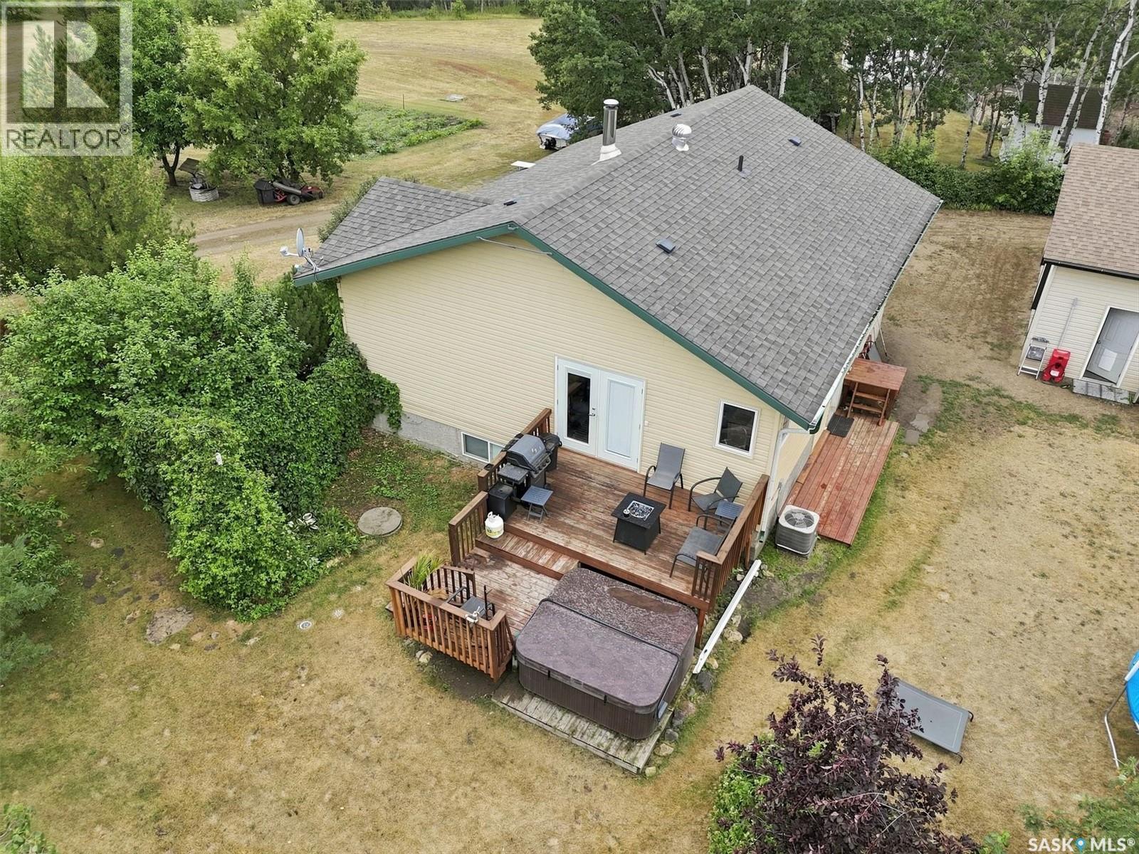 Nystuen Lee Acreage, Asquith, SK - Outdoor