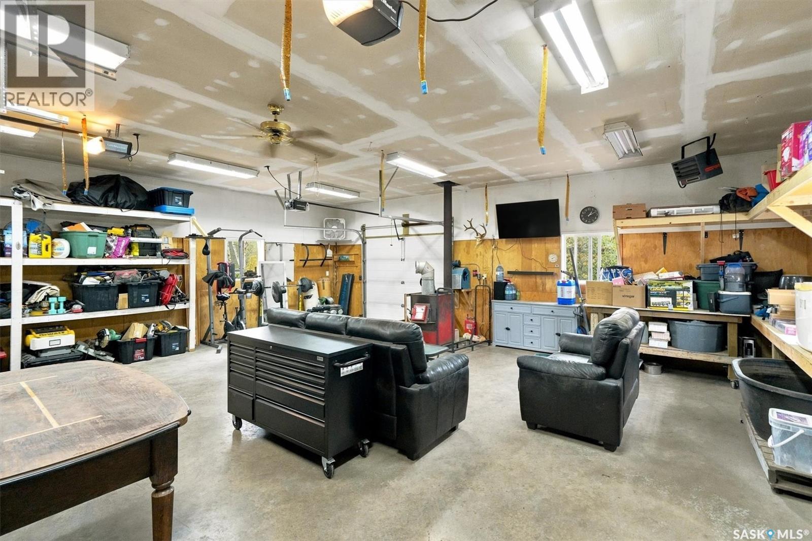 Nystuen Lee Acreage, Asquith, SK - Indoor Photo Showing Garage