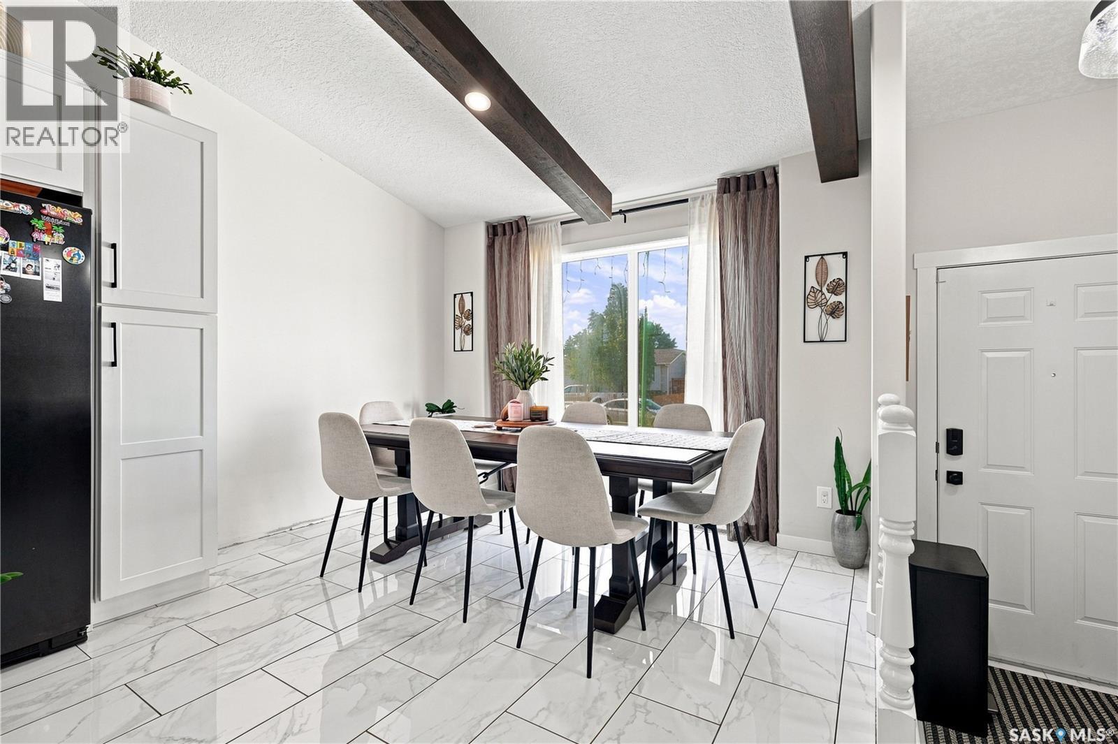 107 Hall Crescent, Saskatoon, SK - Indoor Photo Showing Dining Room