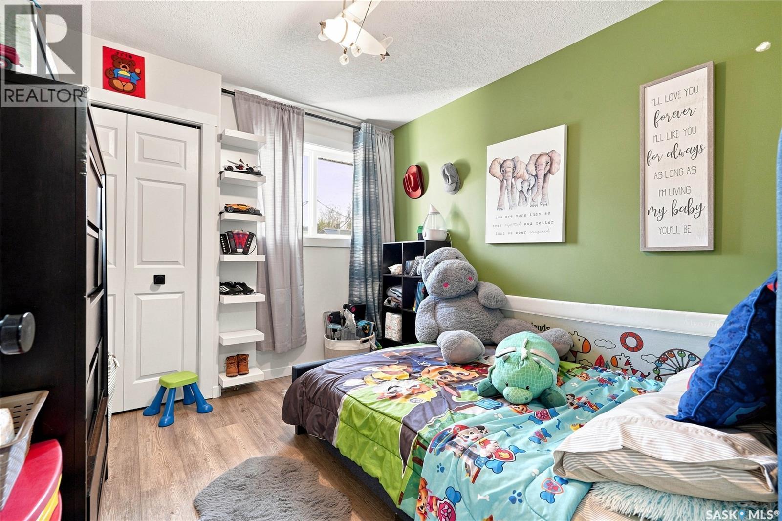 107 Hall Crescent, Saskatoon, SK - Indoor Photo Showing Bedroom