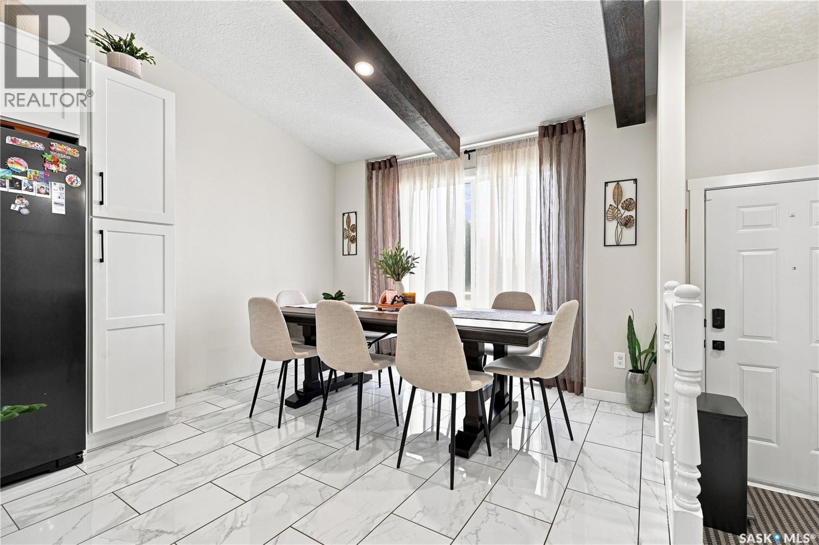 107 Hall Crescent, Saskatoon, SK - Indoor Photo Showing Dining Room