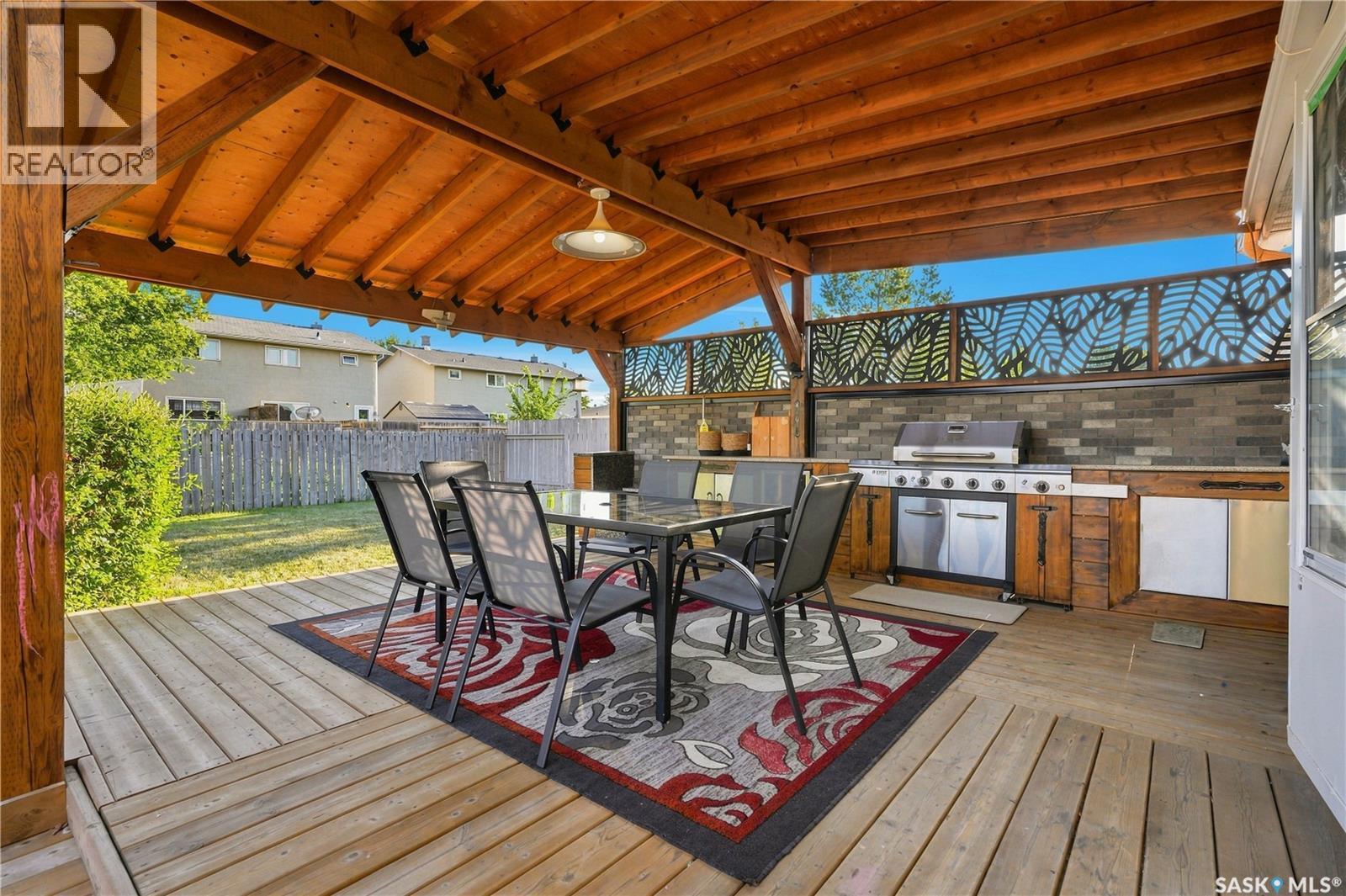 107 Hall Crescent, Saskatoon, SK - Outdoor With Deck Patio Veranda With Exterior