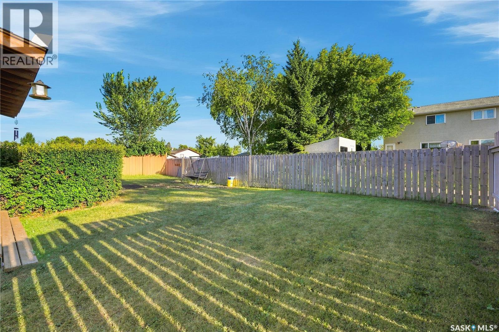 107 Hall Crescent, Saskatoon, SK - Outdoor