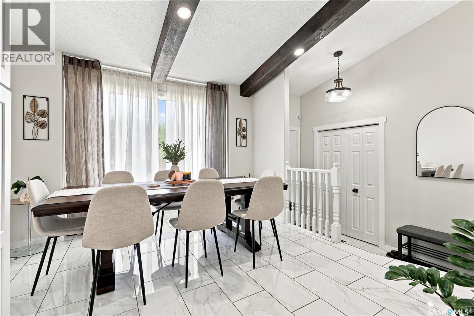 107 Hall Crescent, Saskatoon, SK - Indoor Photo Showing Dining Room