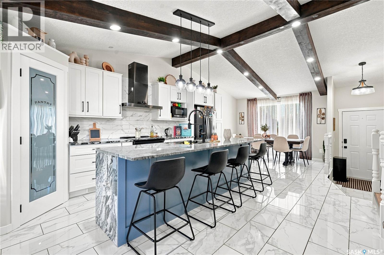 107 Hall Crescent, Saskatoon, SK - Indoor Photo Showing Kitchen With Upgraded Kitchen