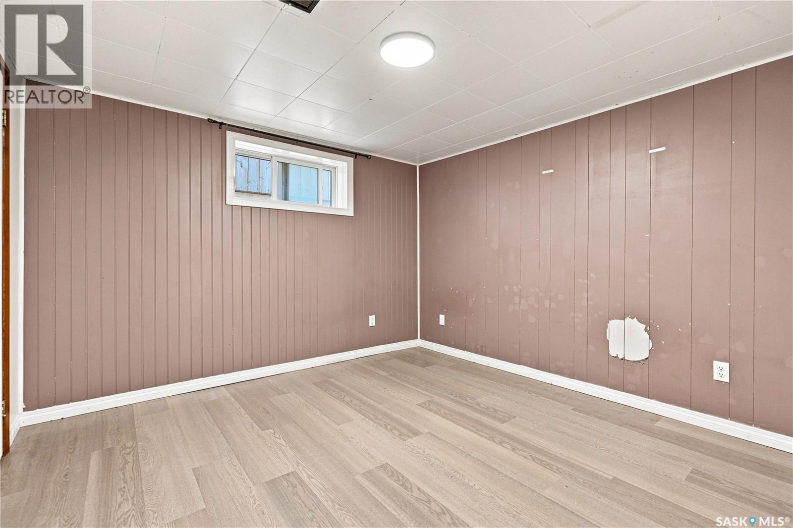1915 Dufferin Avenue, Saskatoon, SK - Indoor Photo Showing Other Room