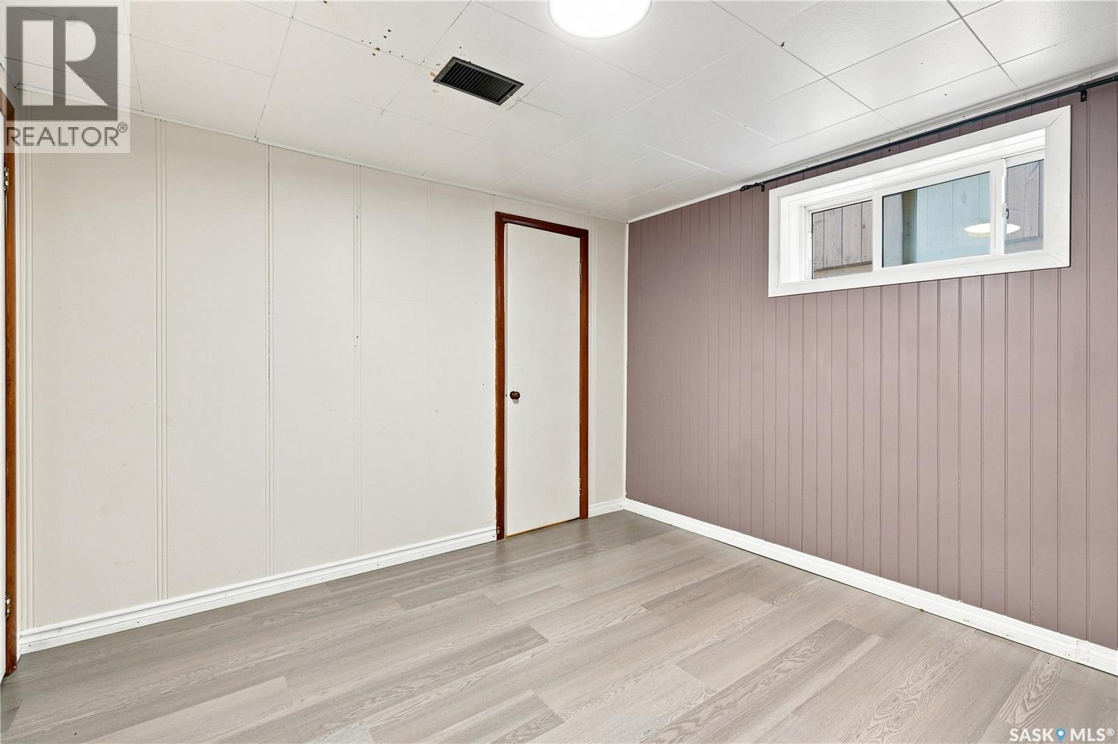 1915 Dufferin Avenue, Saskatoon, SK - Indoor Photo Showing Other Room