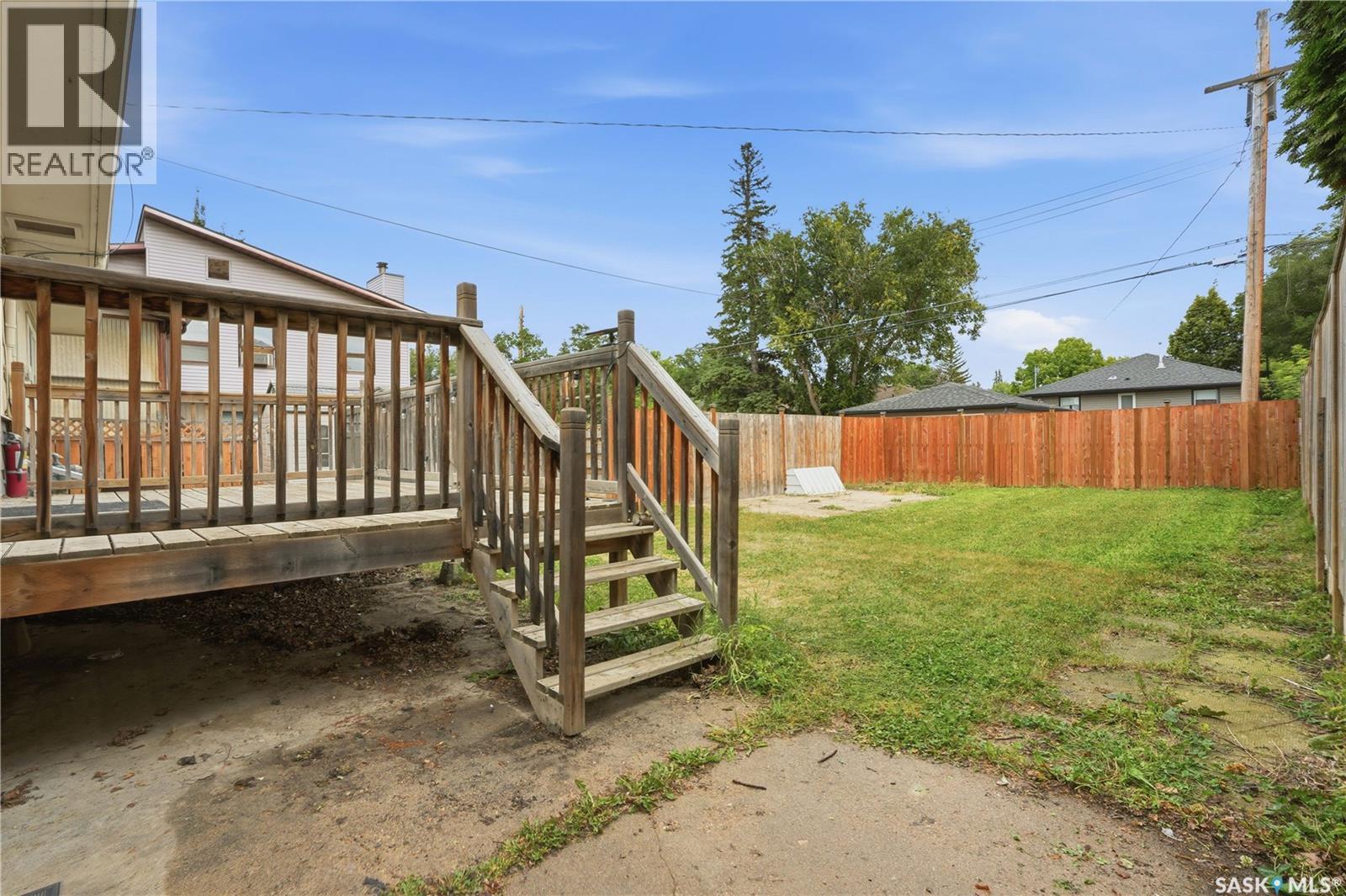 1915 Dufferin Avenue, Saskatoon, SK - Outdoor
