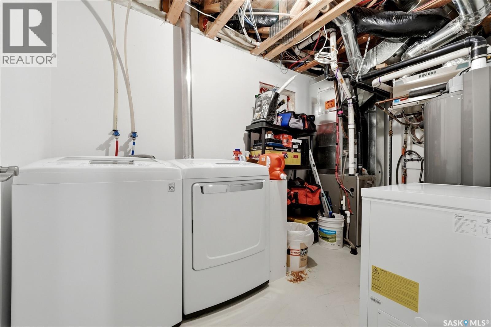 240 Ottawa Street, Regina, SK - Indoor Photo Showing Laundry Room