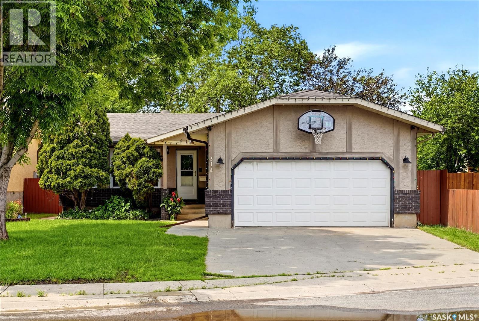314 Howe Place, Regina, SK - Outdoor