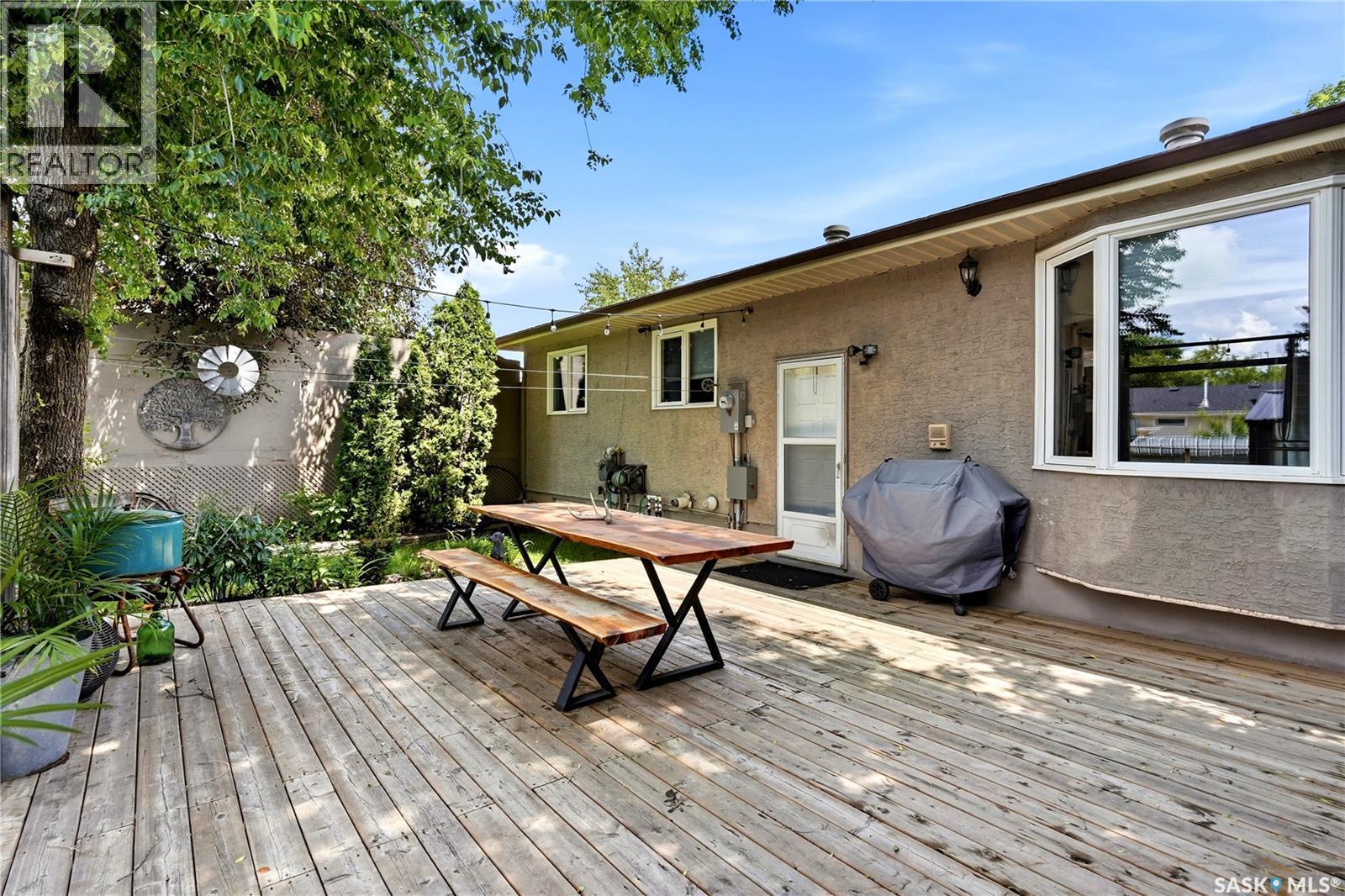 314 Howe Place, Regina, SK - Outdoor With Deck Patio Veranda With Exterior